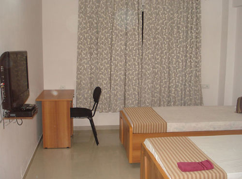 10 Blossoms Hospitality Services Ahmedabad Eksteriør bilde