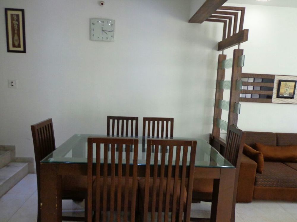 10 Blossoms Hospitality Services Ahmedabad Eksteriør bilde